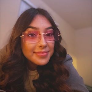 Meet your Posher, Destiney